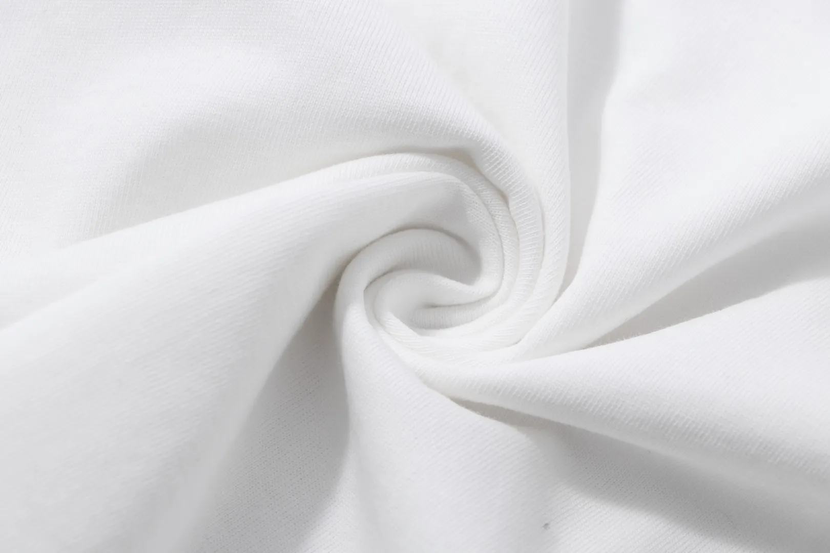 ：L 6601# Sizes：XS S M L Ralph Lauren/ Classic T ， V T ， 。 ： V T Classic 、Quality 、 、 。 T 。 FAB：100% ， ， ， ， ，100% ， Breathable， ， ， ， ， ，Breathable ， ． ， ～ ： ， Beige ， ，